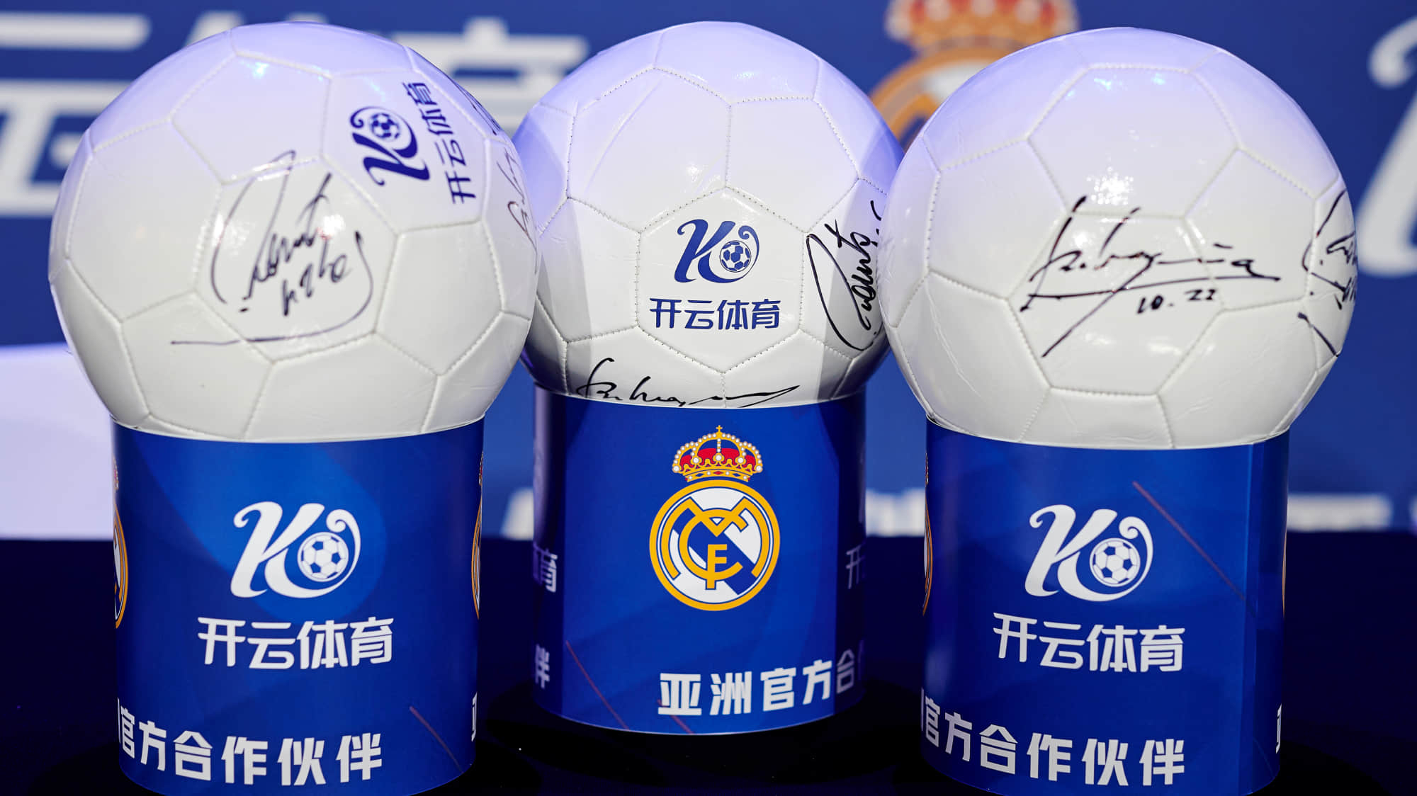 记者:阿莫林和英力士高层考虑最早于1月签下狼队中场戈麦斯 记者:阿莫林和英力士高层考虑最早于1月签下狼队中场戈麦斯